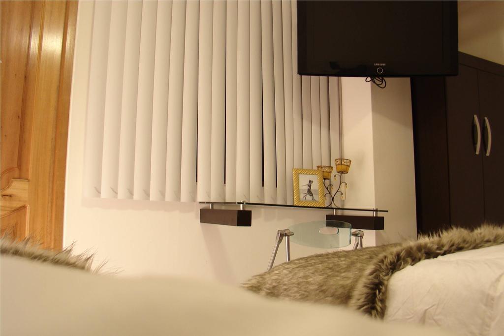 טרוחיו Hostal Media Luna מראה חיצוני תמונה