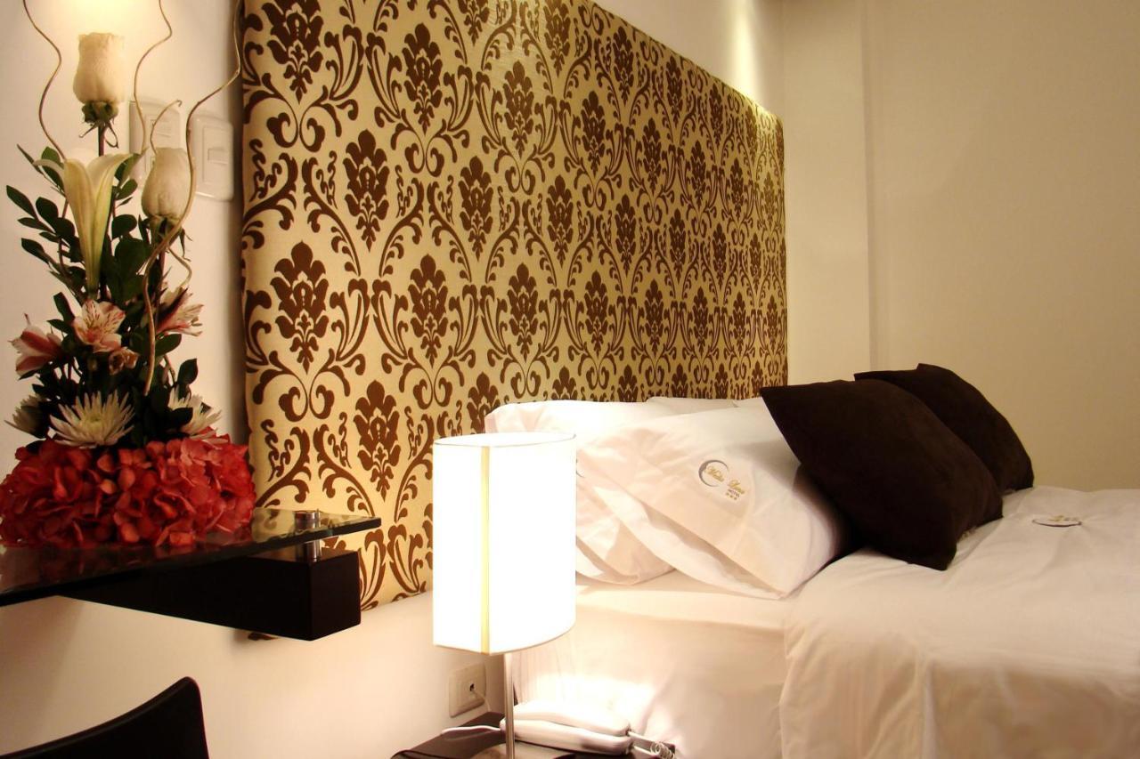 טרוחיו Hostal Media Luna מראה חיצוני תמונה